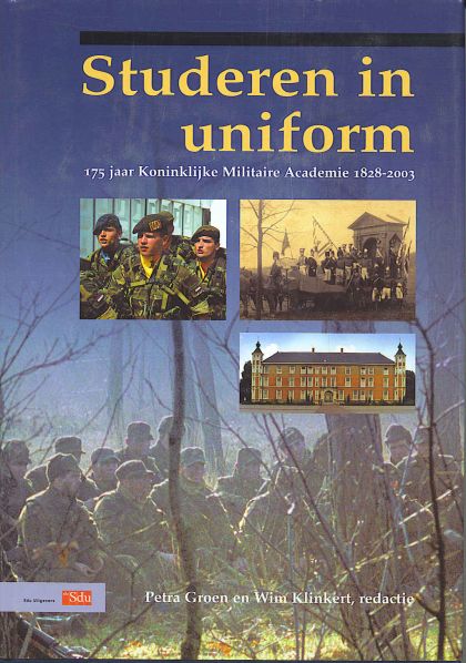 Kaft van Studeren in uniform